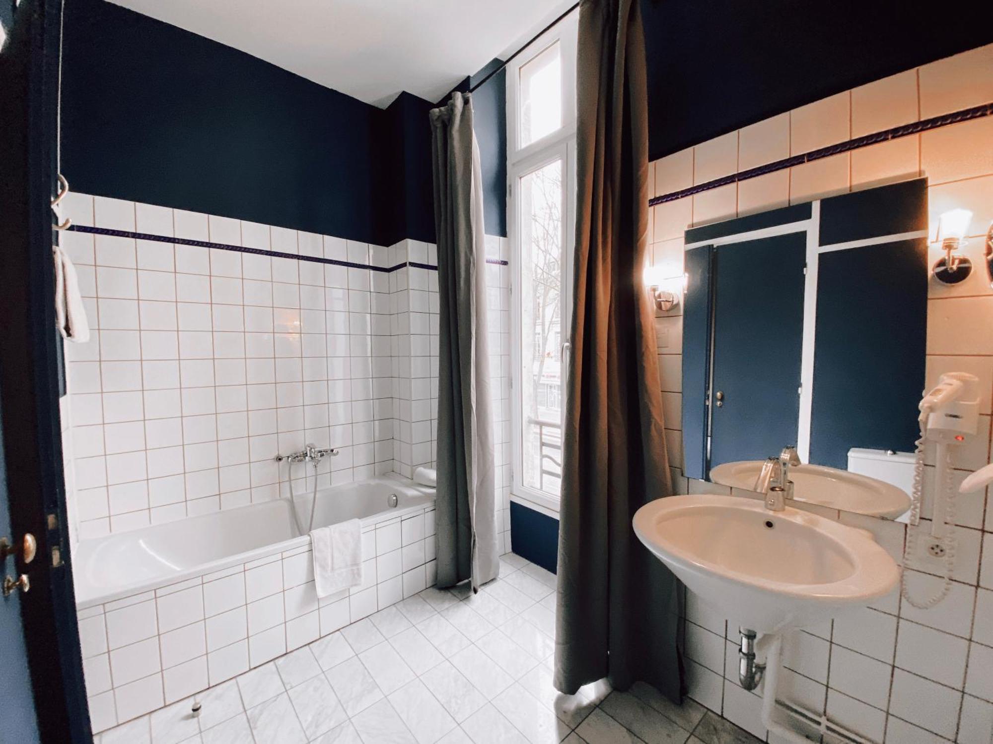 Royal Hotel 3*